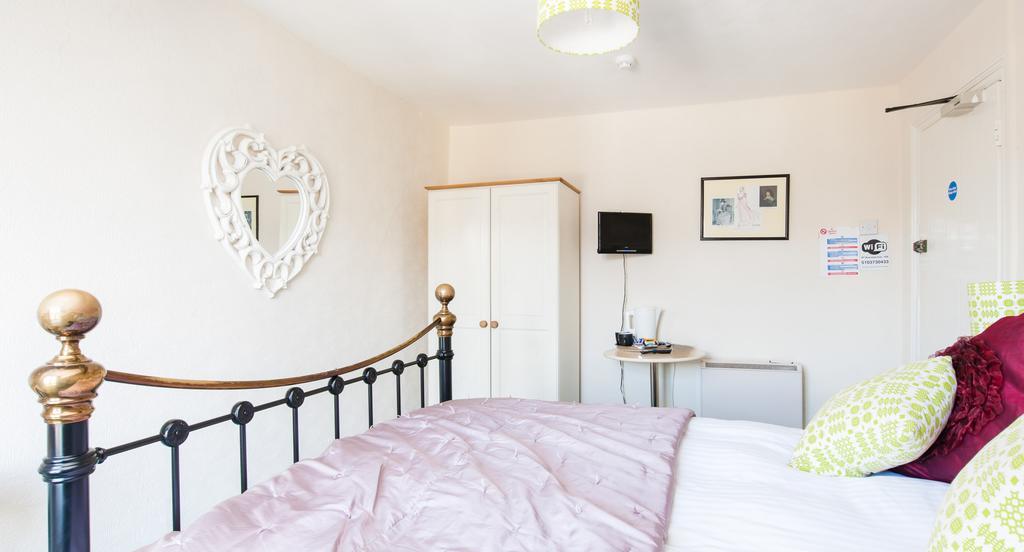 Rooms By Maes Y Mor Town Centre Aberystwyth Bilik gambar